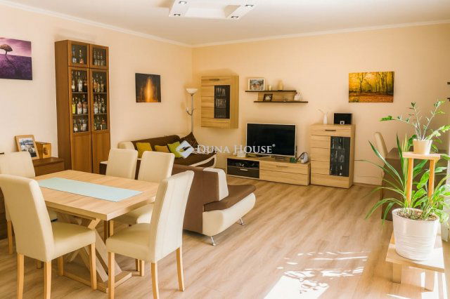 Eladó sorház, Pécsett 149.99 M Ft, 5 szobás