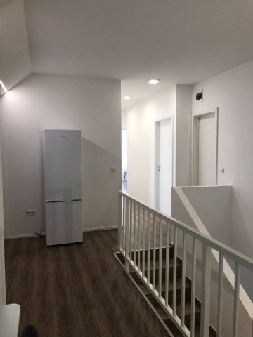 Kiadó családi ház, albérlet, Vácon 3000 E Ft / hó, 12 szobás