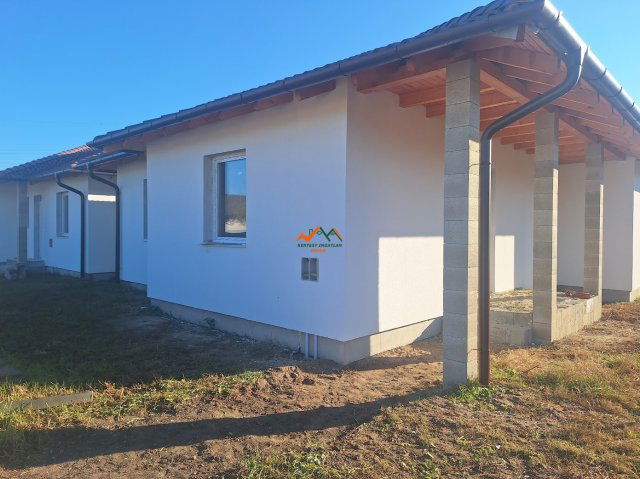 Eladó ikerház, Taksonyon 113.3 M Ft, 4 szobás