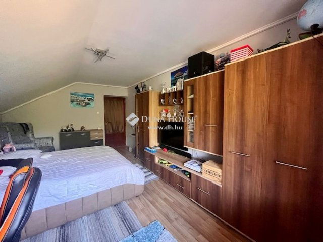 Eladó családi ház, Barcson 203 M Ft, 7 szobás