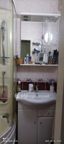 Eladó panellakás, Ajkán 57.6 M Ft, 3+1 szobás