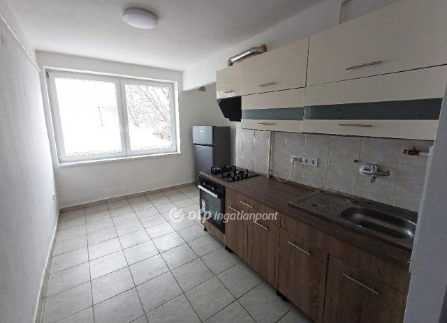 Kiadó téglalakás, albérlet, Csongrádon 120 E Ft / hó, 2 szobás