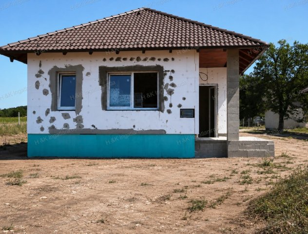 Eladó családi ház, Csörögön 97.9 M Ft, 4 szobás