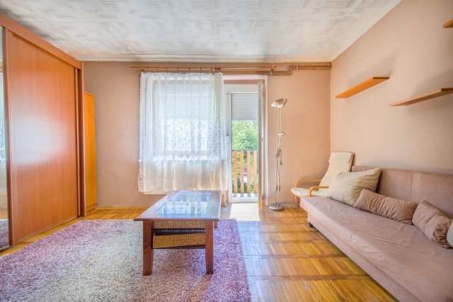 Eladó téglalakás, Oroszlányban 24.5 M Ft, 1 szobás