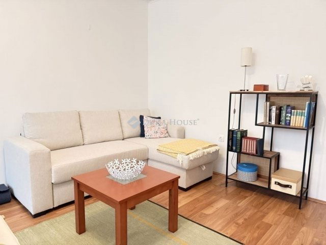 Eladó panellakás, Pécsett 35.5 M Ft, 1 szobás