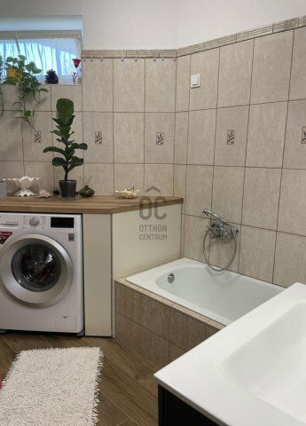 Eladó nyaraló, Zalakaroson 145 M Ft, 5 szobás