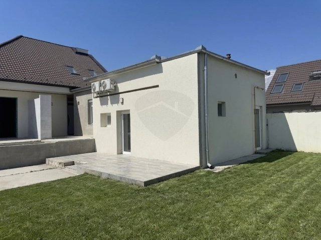 Eladó családi ház, Budapesten, XV. kerületben 142 M Ft