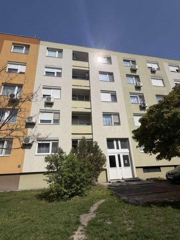 Eladó panellakás, Várpalotán 54.9 M Ft, 1+2 szobás