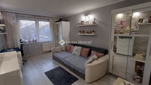 Eladó panellakás, Budapesten, XV. kerületben 64.9 M Ft, 2 szobás