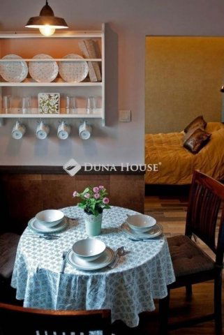 Eladó téglalakás, Pécsett 69 M Ft, 2 szobás