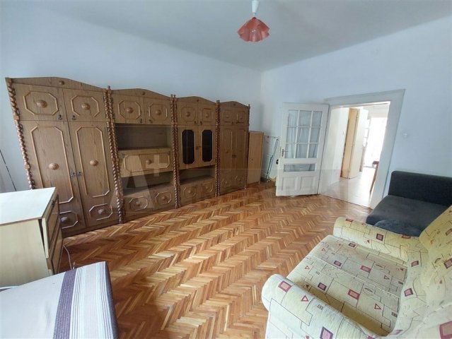 Kiadó téglalakás, albérlet, Szegeden 100 E Ft / hó, 1 szobás
