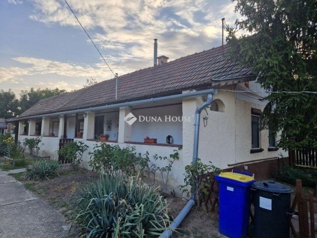 Eladó családi ház, Kókán 39.99 M Ft, 2 szobás