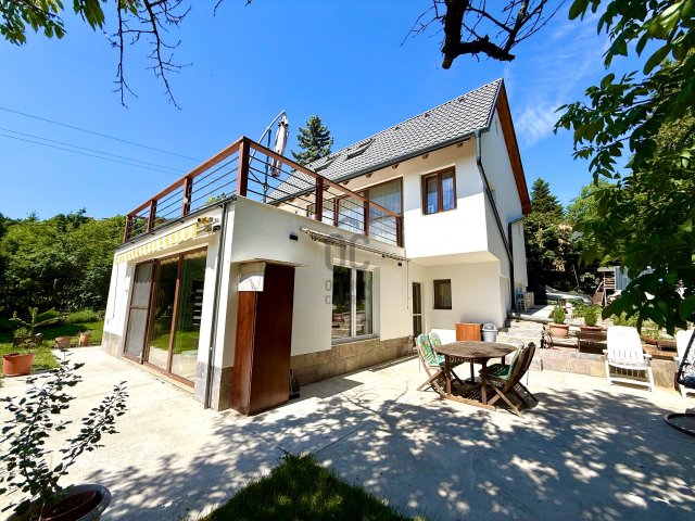 Eladó családi ház, Szentendrén 189.9 M Ft, 6 szobás