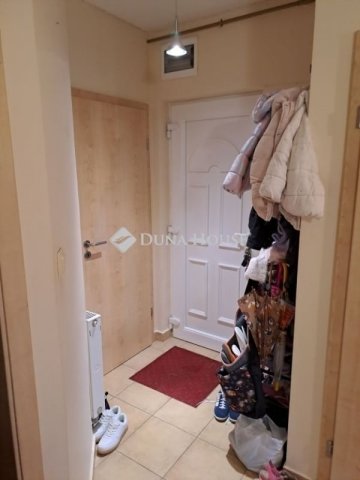 Eladó téglalakás, Veszprémben 66.9 M Ft, 4 szobás