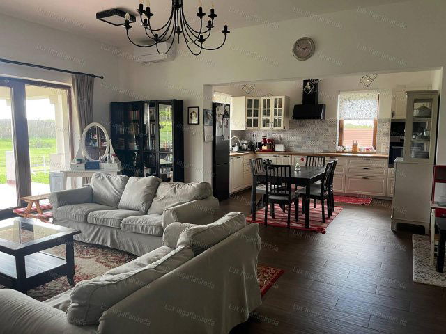 Eladó családi ház, Vértessomlón 128 M Ft, 3+1 szobás