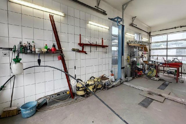 Eladó családi ház, Vecsésen 140 M Ft, 4 szobás