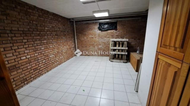 Eladó családi ház, Tápiószecsőn 75 M Ft, 4 szobás