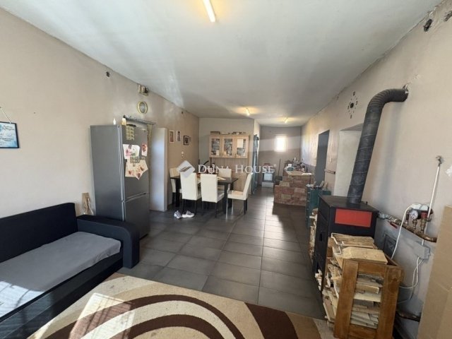 Eladó családi ház, Úrin 54.9 M Ft, 3 szobás