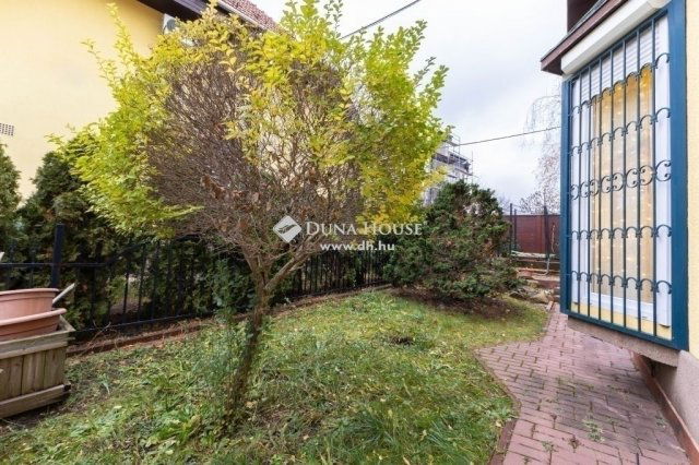 Eladó ikerház, Budapesten, XVIII. kerületben 109.9 M Ft, 5 szobás
