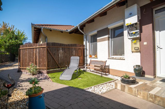 Eladó ikerház, Budapesten, XVIII. kerületben, Rákóczi utcában