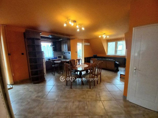 Eladó téglalakás, Debrecenben 96 M Ft, 2+1 szobás