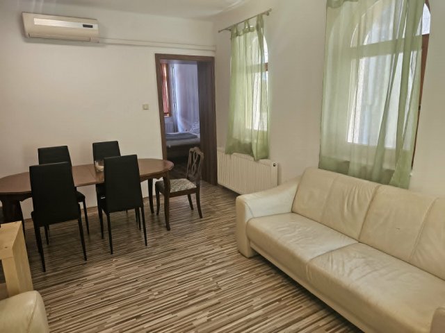 Kiadó téglalakás, albérlet, Pécsett 270 E Ft / hó, 3 szobás