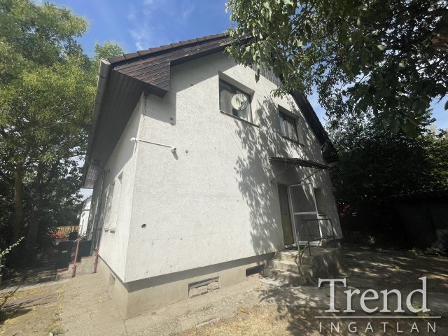 Eladó családi ház, Dunaújvárosban 65 M Ft, 6 szobás