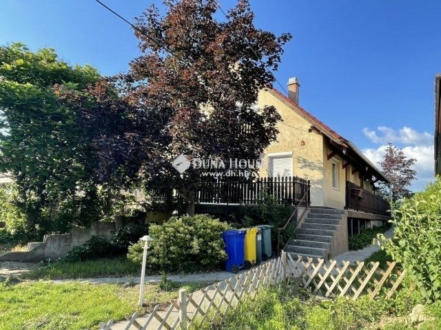 Eladó családi ház, Dunaharasztin 124.9 M Ft, 7 szobás