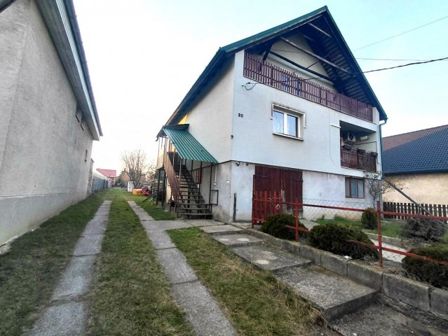 Eladó családi ház, Dadon 70 M Ft, 5 szobás