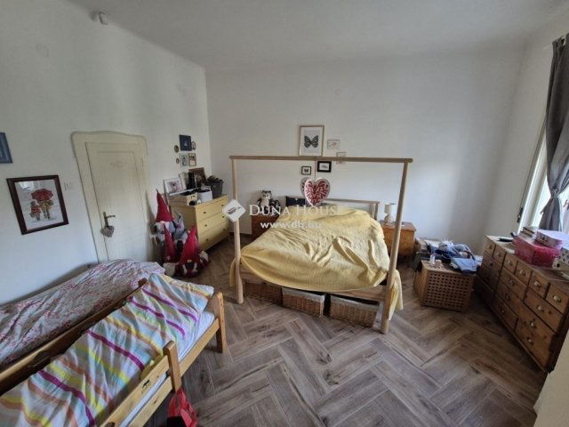 Eladó családi ház, Cegléden 79.9 M Ft, 3 szobás