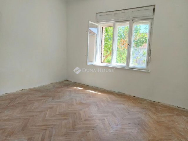 Eladó családi ház, Kaposváron 25 M Ft, 3 szobás