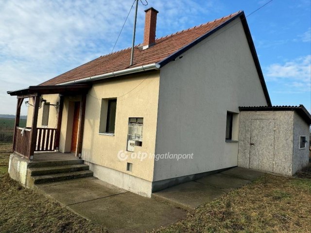 Eladó családi ház, Tiszaszőlősön 18.5 M Ft, 2+1 szobás