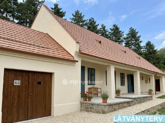 Eladó családi ház, Bakonyjákón 18 M Ft, 3 szobás
