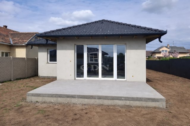 Eladó családi ház, Gyálon 130 M Ft, 4 szobás