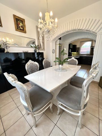 Eladó családi ház, Diósdon 150 M Ft, 7 szobás