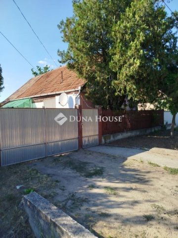 Eladó családi ház, Turán 26.8 M Ft, 2 szobás