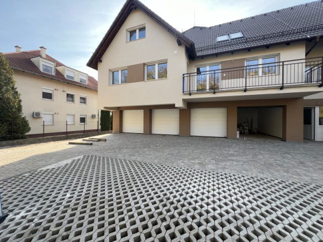 Eladó téglalakás, Dunakeszin 109.99 M Ft, 4 szobás