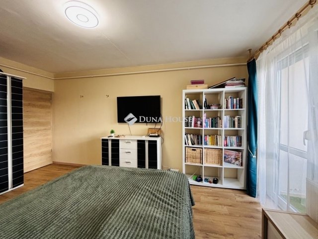 Eladó panellakás, Debrecenben 53.9 M Ft, 2 szobás