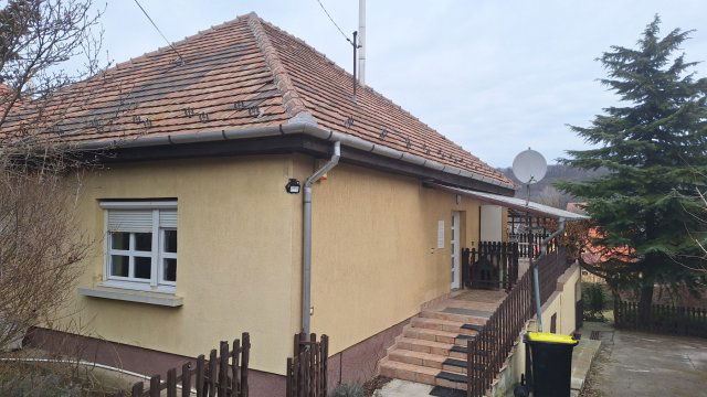 Eladó családi ház, Gödöllőn 91.5 M Ft, 3 szobás