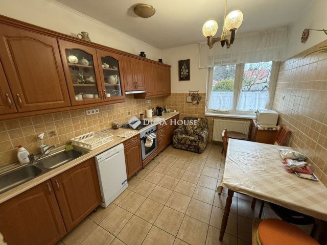 Eladó családi ház, Debrecenben 139.9 M Ft, 4 szobás