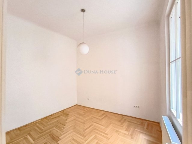 Eladó téglalakás, Budapesten, VIII. kerületben 97 M Ft, 3 szobás