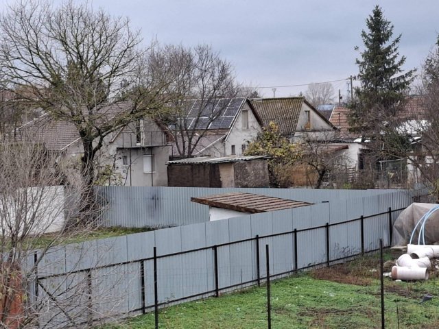 Eladó családi ház, Szolnokon 15 M Ft, 1+2 szobás