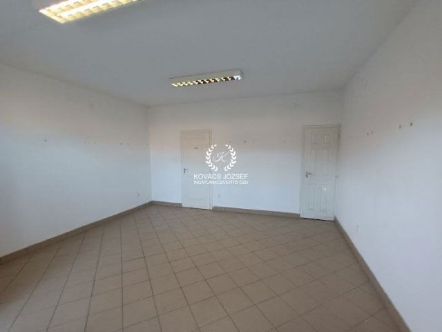 Eladó üzlethelyiség, Putnokon 12.5 M Ft / költözzbe.hu