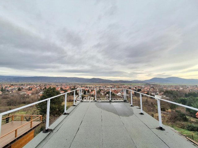 Eladó családi ház, Pilisvörösváron 214.9 M Ft, 6 szobás