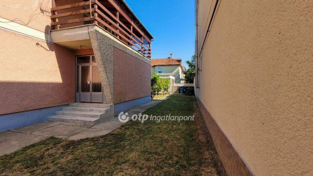 Eladó családi ház, Balmazújvárosban 68.9 M Ft, 3+1 szobás