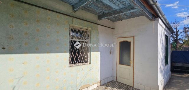 Eladó családi ház, Tápiószecsőn 27.9 M Ft, 2 szobás