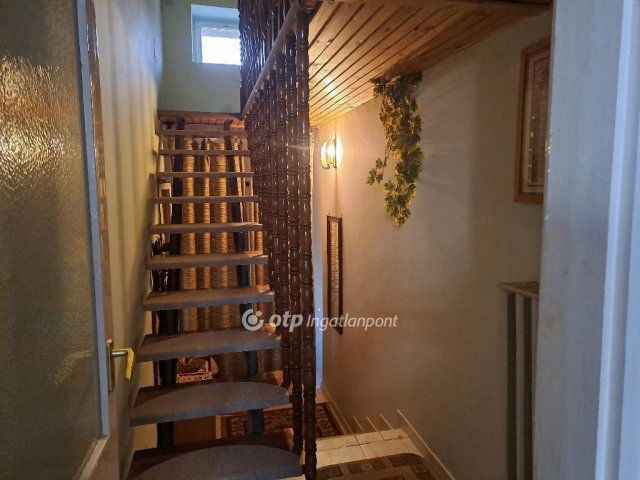 Eladó családi ház, Makón 52.45 M Ft, 5 szobás