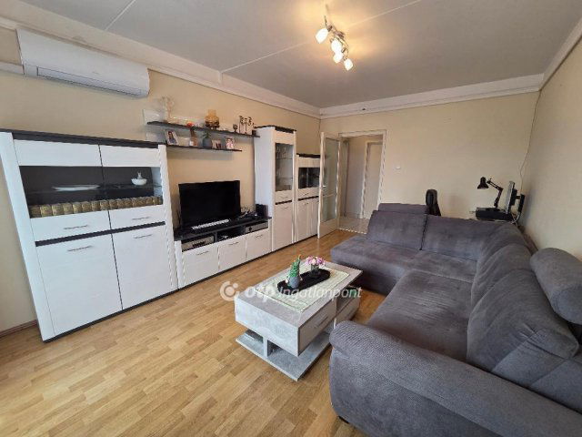 Eladó panellakás, Miskolcon 27.49 M Ft, 2 szobás