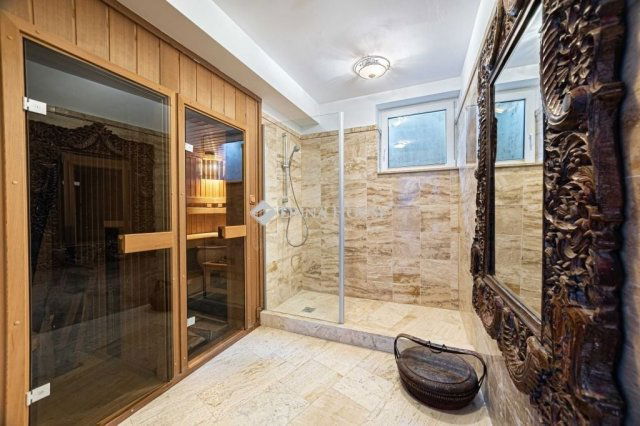 Eladó családi ház, Budapesten, II. kerületben 299 M Ft, 7 szobás