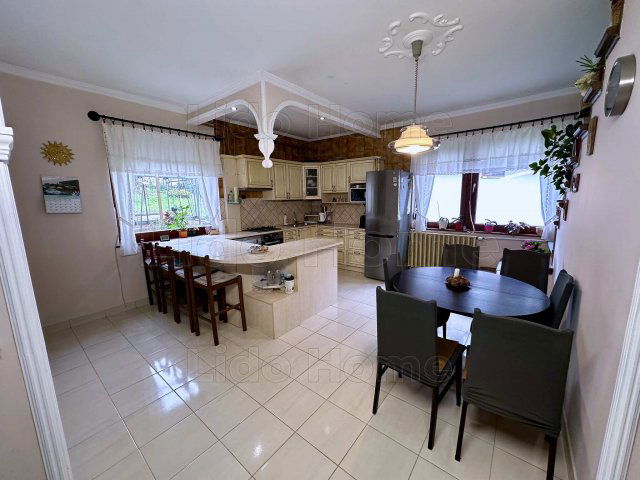 Eladó családi ház, Zalaegerszegen 92 M Ft, 5 szobás